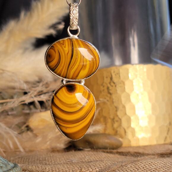 Earthy Sterling Silver Tiger’s Eye Pendant – Warm and Golden Glow - Picture 6 of 10
